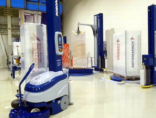 面向未来的机器人包装方案:ROBOT S7自走式缠绕机包装演示